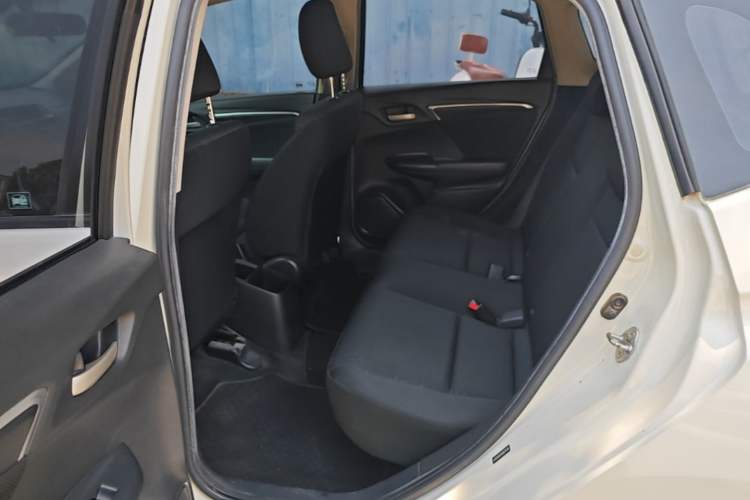 Used Honda Fit 2014 1.5L SE CVT Fashion Model Left Rear Seat