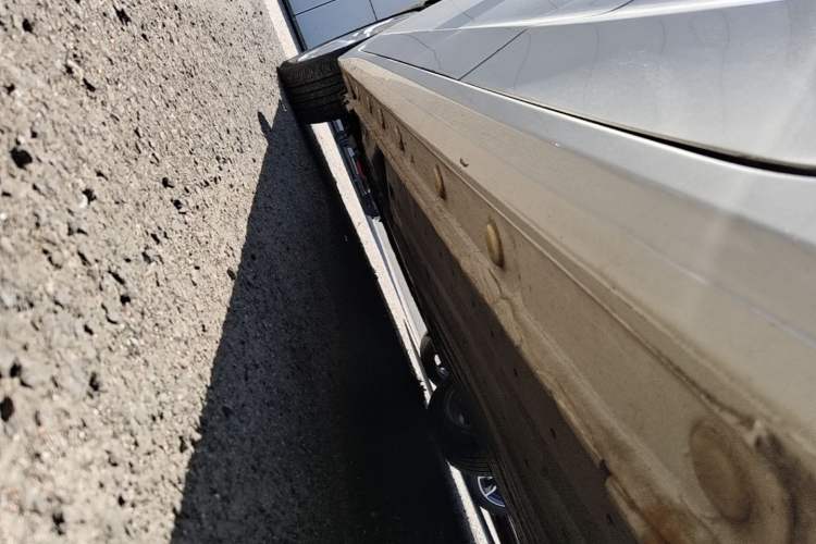 Used Honda Fit 2014 1.5L EX CVT Elite Model Left Side Sill