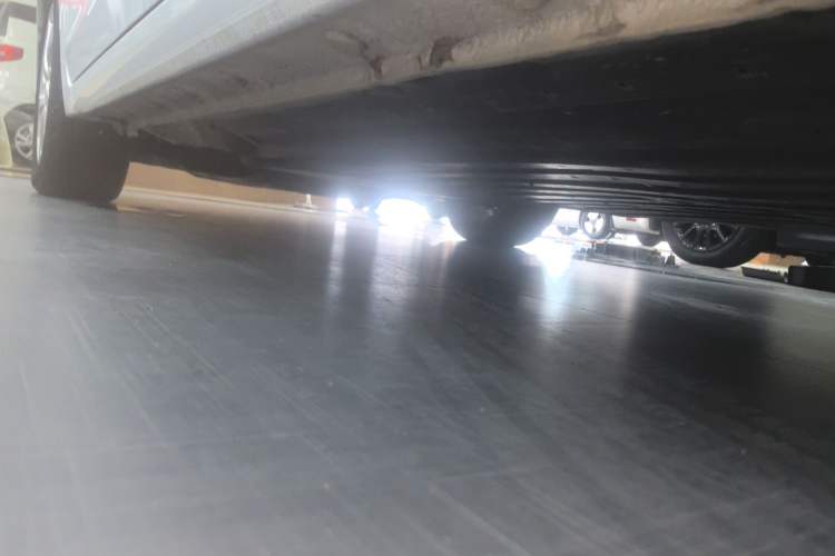 Used Honda Fit 2014 1.5L SE CVT Fashion Model Left Side Sill