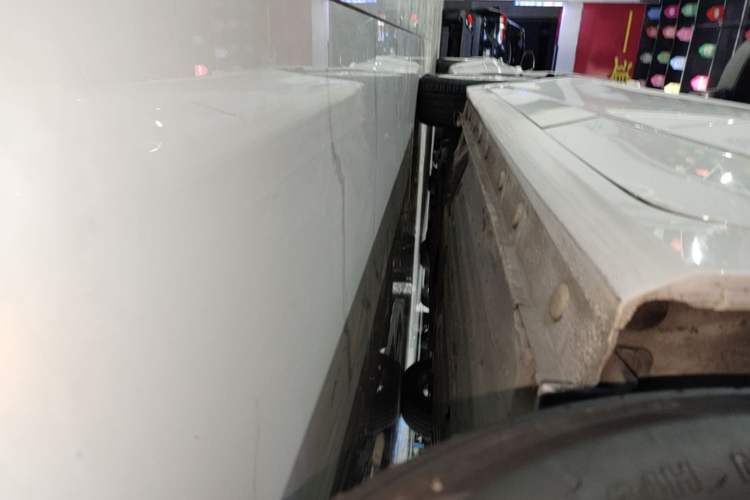Used Honda Fit 2014 1.5L LX CVT Comfort Model Left Side Sill
