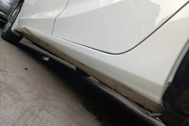 Used Honda Fit 2014 1.5L LX CVT Comfort Model Left Side Sill