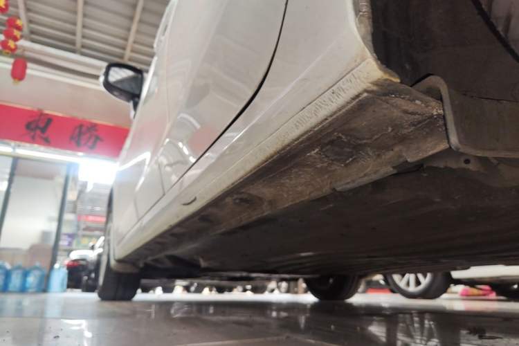 Used Honda Fit 2014 1.5L SE CVT Fashion Model Left Side Sill