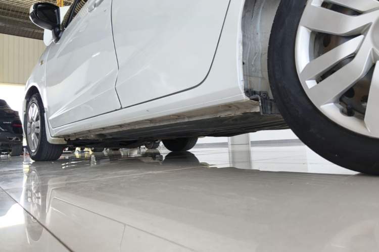 Used Honda Fit 2014 1.5L LX Manual Comfort Model Left Side Sill