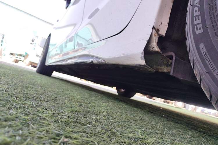Used Honda Fit 2014 1.5L LX Manual Comfort Model Left Side Sill