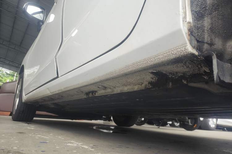 Used Honda Fit 2014 1.5L SE CVT Fashion Model Left Side Sill