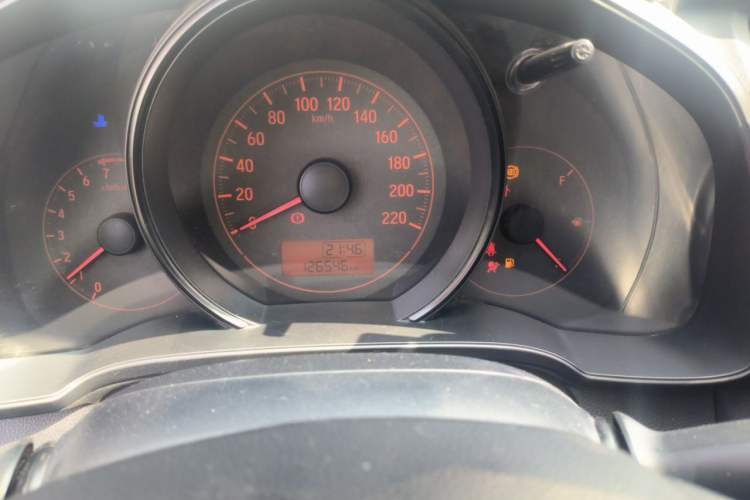 Used Honda Fit 2014 1.5L LX Manual Comfort Model Odometer Close Up