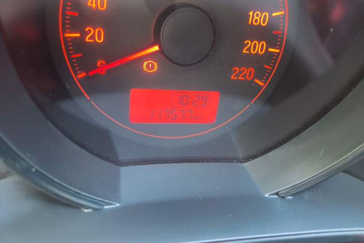 Used Honda Fit 2014 1.5L LX Manual Comfort Model Odometer Close Up
