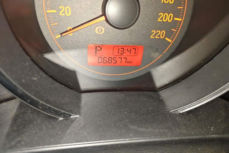 Used Honda Fit 2014 1.5L LX CVT Comfort Model Odometer Close Up