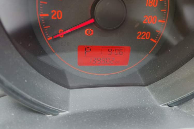 Used Honda Fit 2014 1.5L LX CVT Comfort Model Odometer Close Up