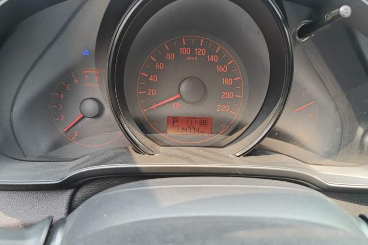 Used Honda Fit 2014 1.5L LX CVT Comfort Model Odometer Close Up