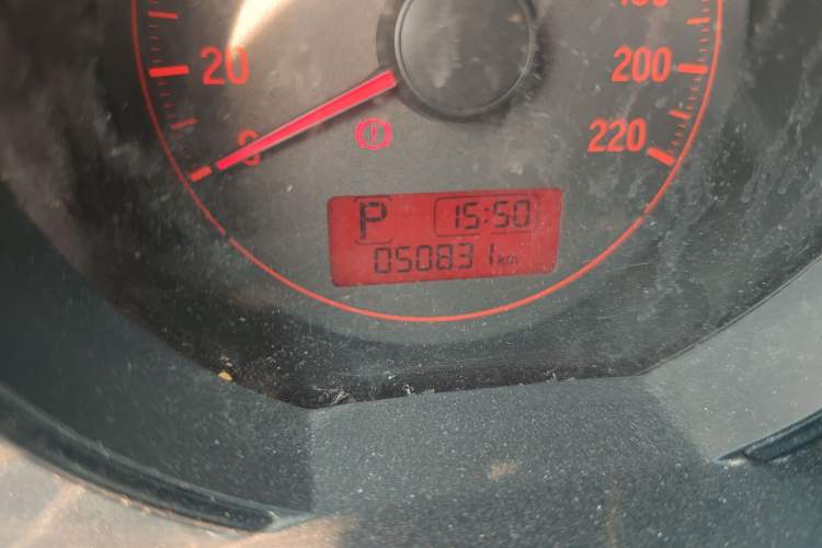 Used Honda Fit 2014 1.5L LX CVT Comfort Model Odometer Close Up