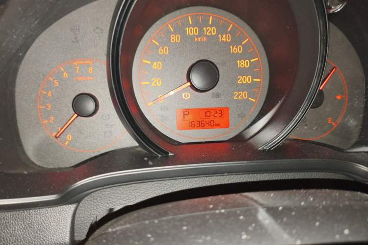 Used Honda Fit 2014 1.5L LX CVT Comfort Model Odometer Close Up