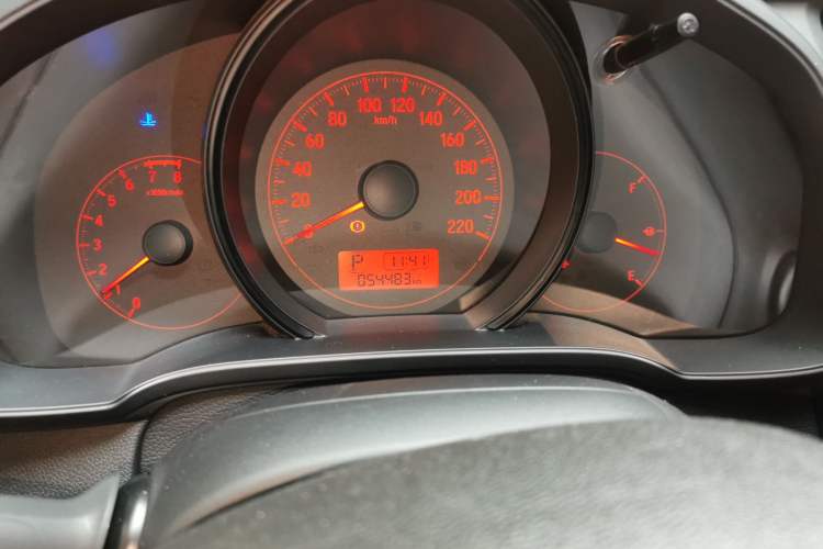 Used Honda Fit 2014 1.5L LX CVT Comfort Model Odometer Close Up