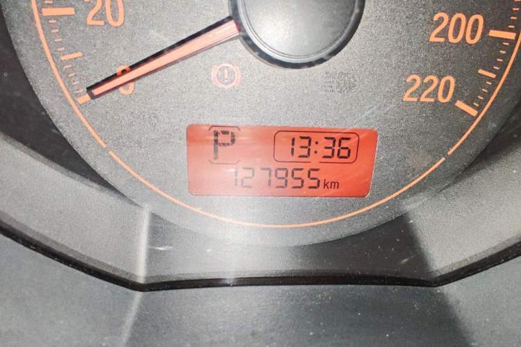 Used Honda Fit 2014 1.5L LX CVT Comfort Model Odometer Close Up