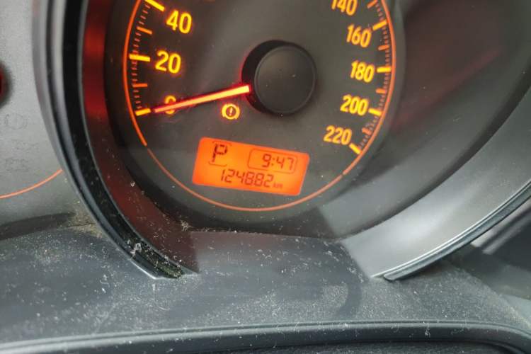 Used Honda Fit 2014 1.5L LX CVT Comfort Model Odometer Close Up