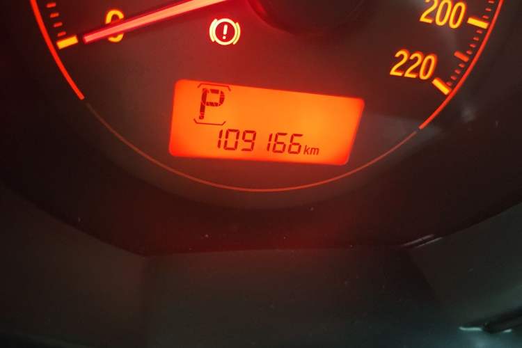 Used Honda Fit 2014 1.5L LX CVT Comfort Model Odometer Close Up