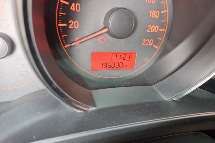 Used Honda Fit 2014 1.5L LX Manual Comfort Model Odometer Close Up