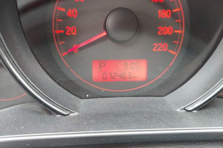 Used Honda Fit 2014 1.5L LX CVT Comfort Model Odometer Close Up