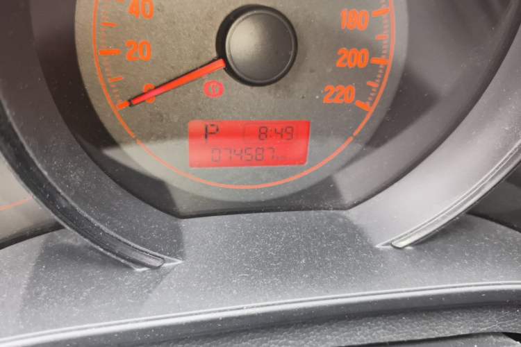 Used Honda Fit 2014 1.5L LX CVT Comfort Model Odometer Close Up