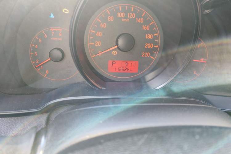 Used Honda Fit 2014 1.5L LX CVT Comfort Model Odometer Close Up