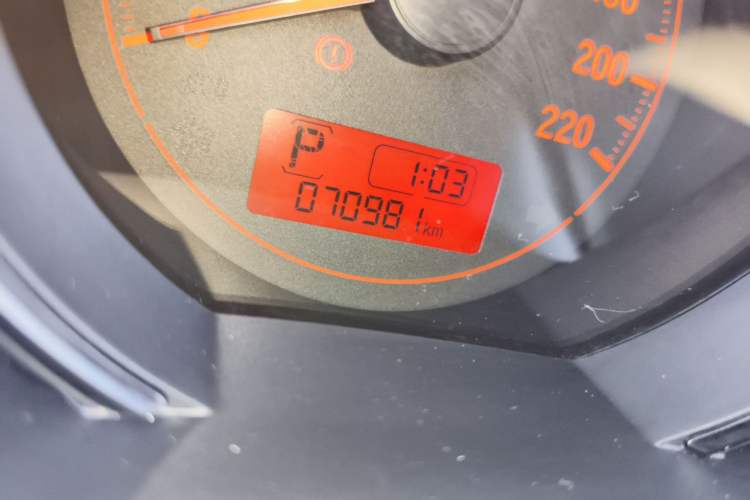Used Honda Fit 2014 1.5L LX CVT Comfort Model Odometer Close Up