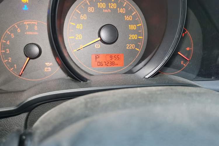 Used Honda Fit 2014 1.5L LX CVT Comfort Model Odometer Close Up