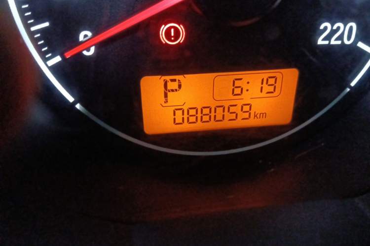 Used Honda Fit 2014 1.5L LX CVT Comfort Model Odometer Close Up
