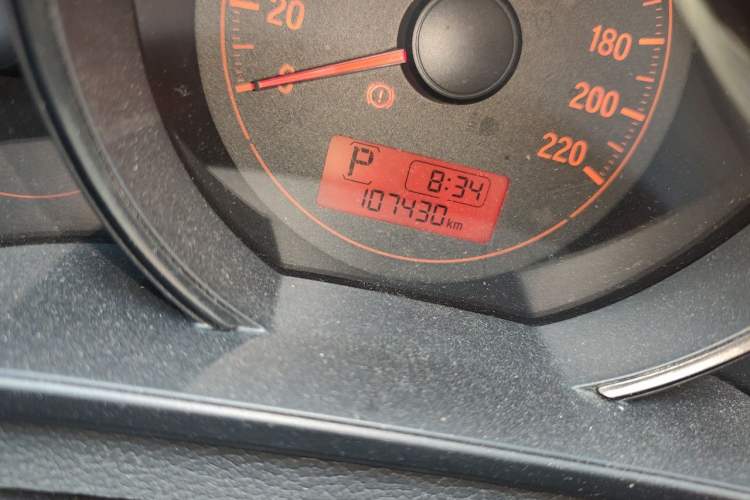 Used Honda Fit 2014 1.5L LX CVT Comfort Model Odometer Close Up