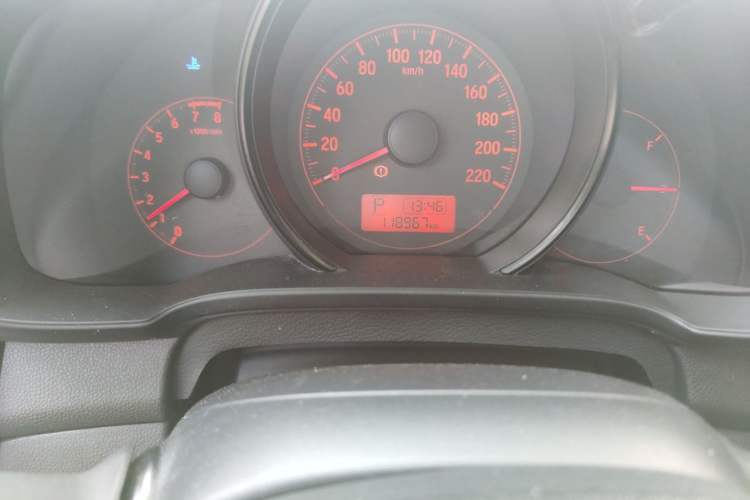 Used Honda Fit 2014 1.5L LX CVT Comfort Model Odometer Close Up