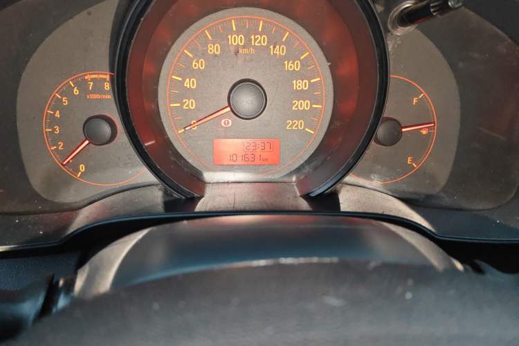 Used Honda Fit 2014 1.5L LX Manual Comfort Model Odometer Close Up