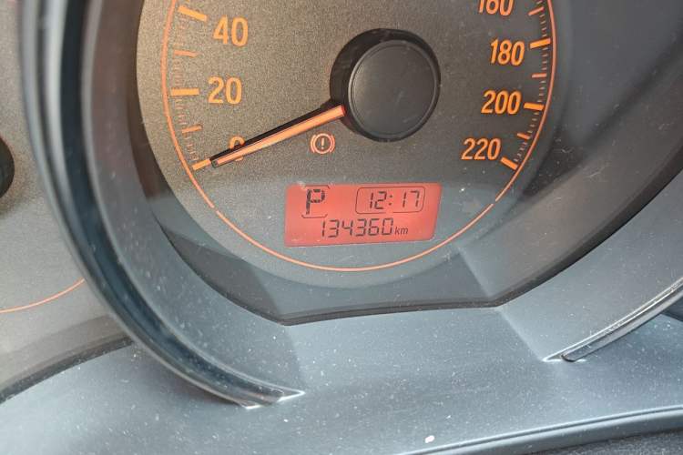 Used Honda Fit 2014 1.5L LX CVT Comfort Model Odometer Close Up