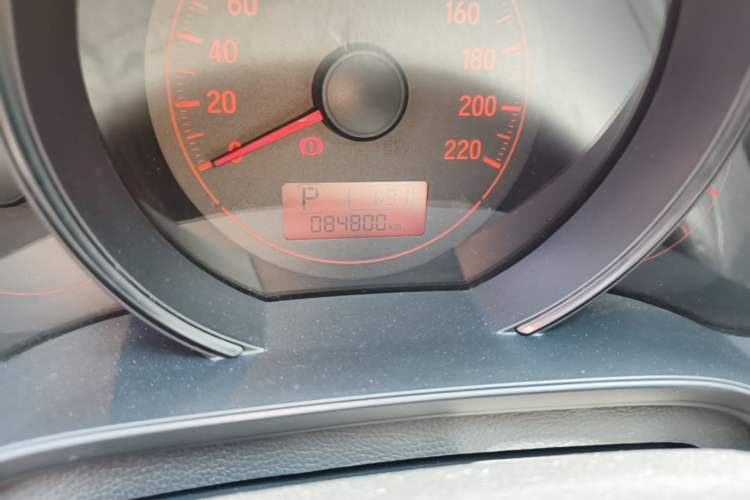 Used Honda Fit 2014 1.5L LX CVT Comfort Model Odometer Close Up
