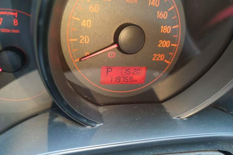 Used Honda Fit 2014 1.5L LX CVT Comfort Model Odometer Close Up