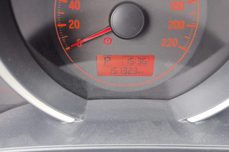 Used Honda Fit 2014 1.5L LX CVT Comfort Model Odometer Close Up