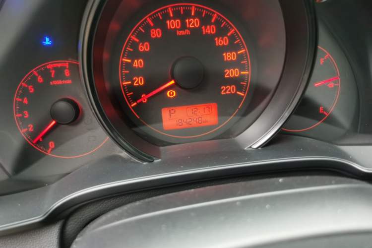 Used Honda Fit 2014 1.5L LX CVT Comfort Model Odometer Close Up