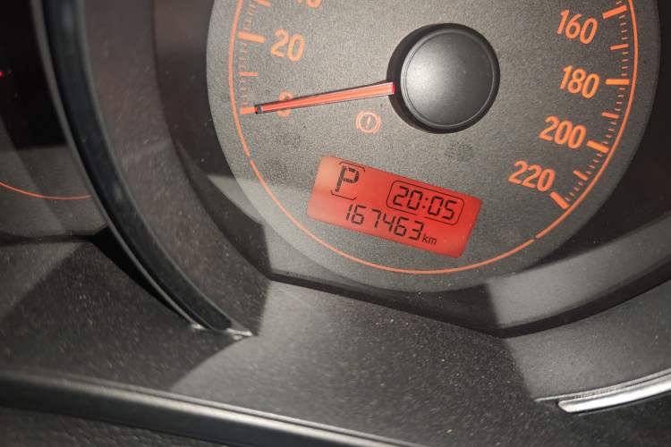 Used Honda Fit 2014 1.5L LX CVT Comfort Model Odometer Close Up