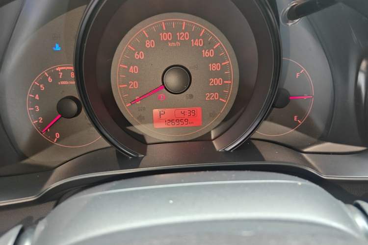 Used Honda Fit 2014 1.5L LX CVT Comfort Model Odometer Close Up