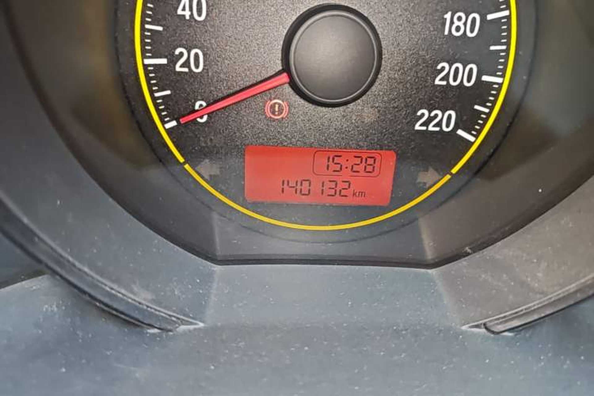 Used Honda Fit 2014 1.5L LX Manual Comfort Model Odometer Close Up