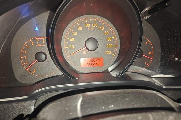 Used Honda Fit 2014 1.5L LX CVT Comfort Model Odometer Close Up