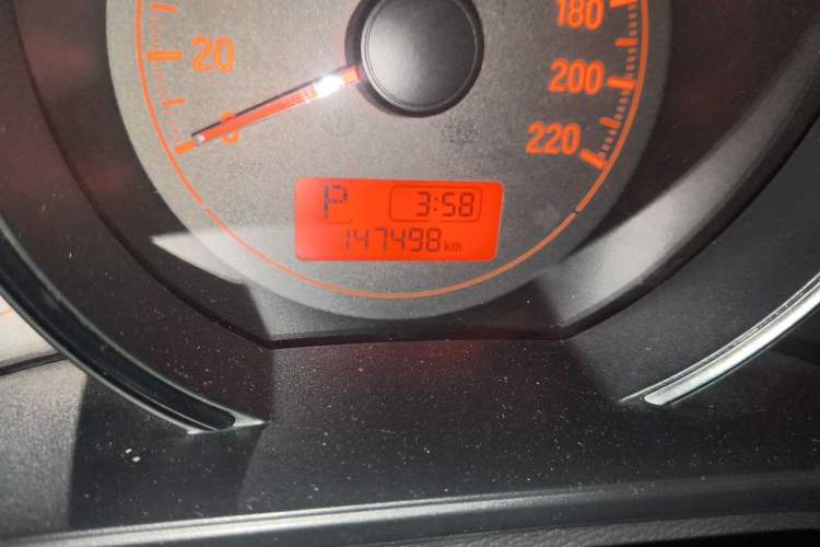 Used Honda Fit 2014 1.5L LX CVT Comfort Model Odometer Close Up