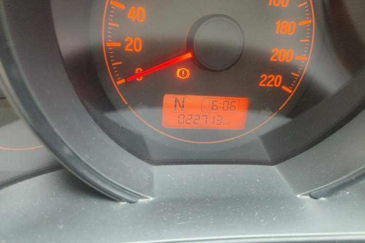 Used Honda Fit 2014 1.5L LX CVT Comfort Model Odometer Close Up