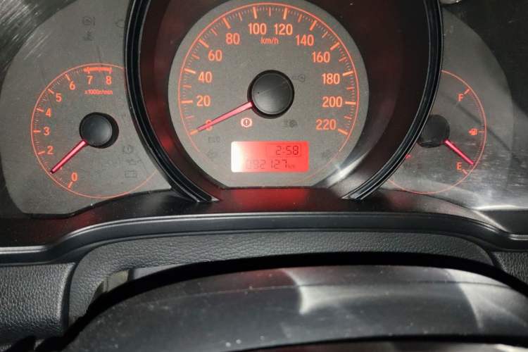 Used Honda Fit 2014 1.5L LX Manual Comfort Model Odometer Close Up