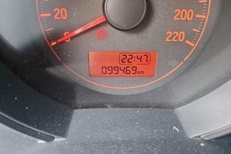 Used Honda Fit 2014 1.5L LX Manual Comfort Model Odometer Close Up