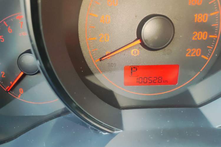 Used Honda Fit 2014 1.5L LX CVT Comfort Model Odometer Close Up