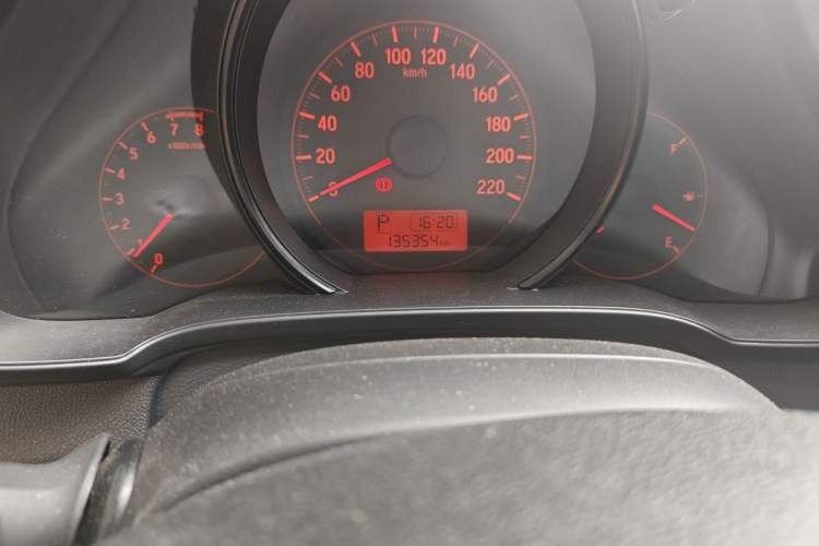 Used Honda Fit 2014 1.5L LX CVT Comfort Model Odometer Close Up