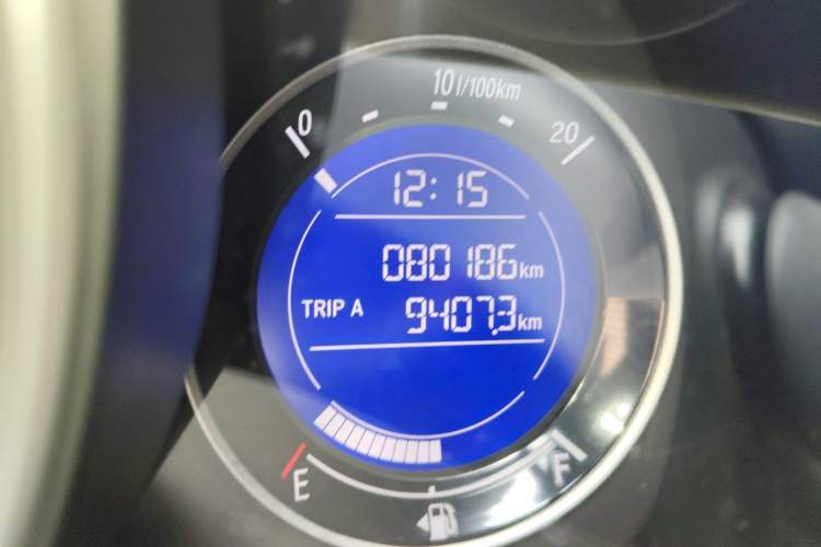 Used Honda Fit 2014 1.5L SE CVT Fashion Model Odometer Close Up