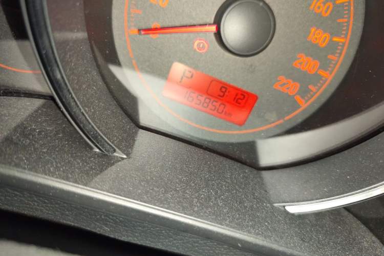 Used Honda Fit 2014 1.5L LX CVT Comfort Model Odometer Close Up