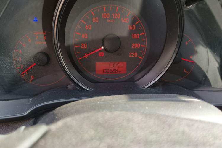 Used Honda Fit 2014 1.5L LX Manual Comfort Model Odometer Close Up
