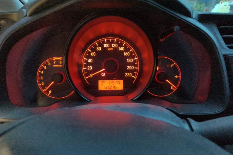Used Honda Fit 2014 1.5L LX CVT Comfort Model Odometer Close Up