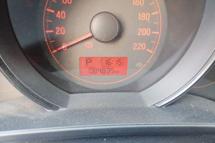 Used Honda Fit 2014 1.5L LX CVT Comfort Model Odometer Close Up